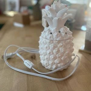 Scentsy Southern Hospitality Pineapple Warmer like new